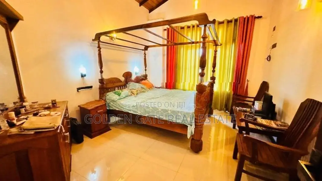 Luxury 3 Stoey Modern Home for Sale in Yakkala, Gampaha