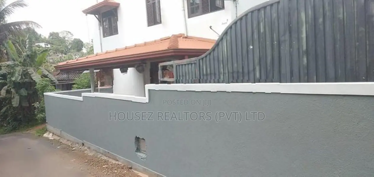 3-Storey Apartment Building for Sale in Karapitiya, Galle