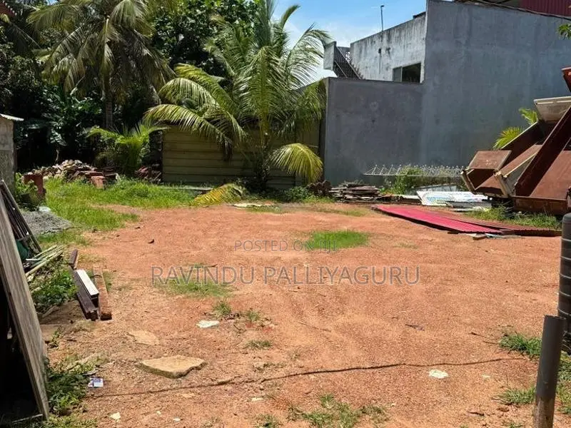 බොරලැස්ගමුව ඉඩමක් විකිනීමට