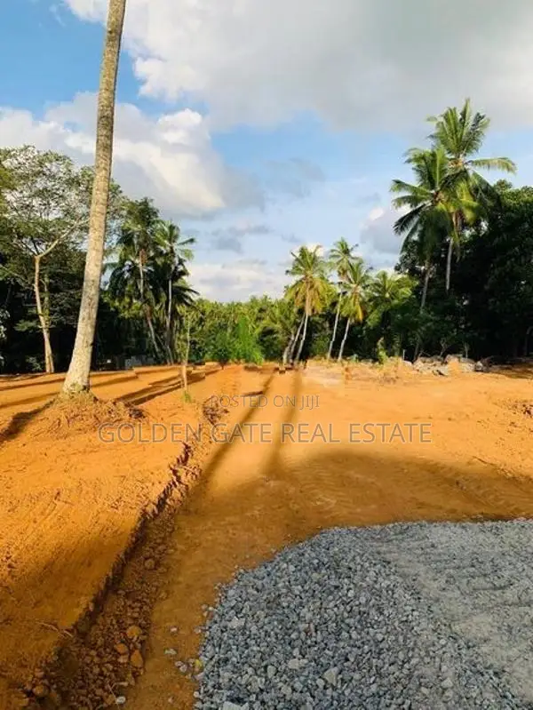 Gampaha Land for Sale නුවර පාරට 500M