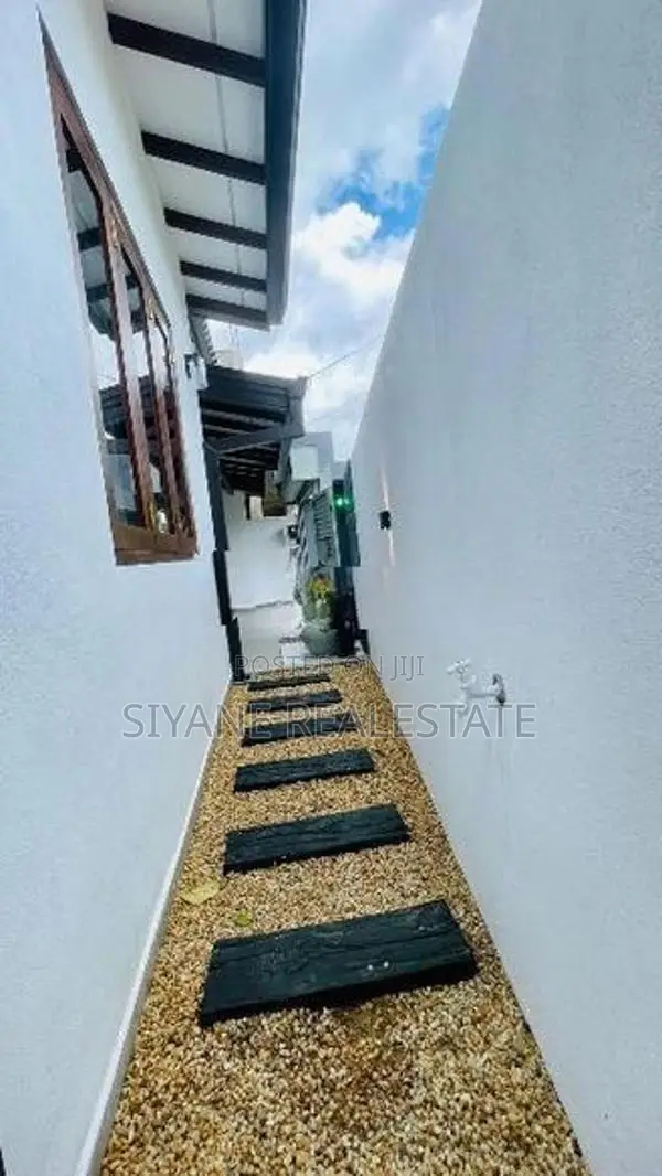 Beautiful Architecturally Designed Newly House for Sale in Athurugiriy