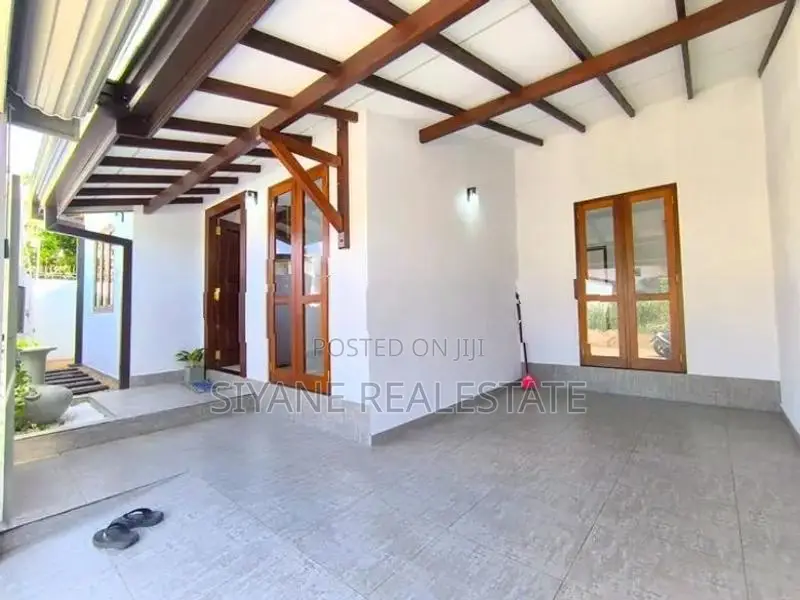 Beautiful Architecturally Designed Newly House for Sale in Athurugiriy