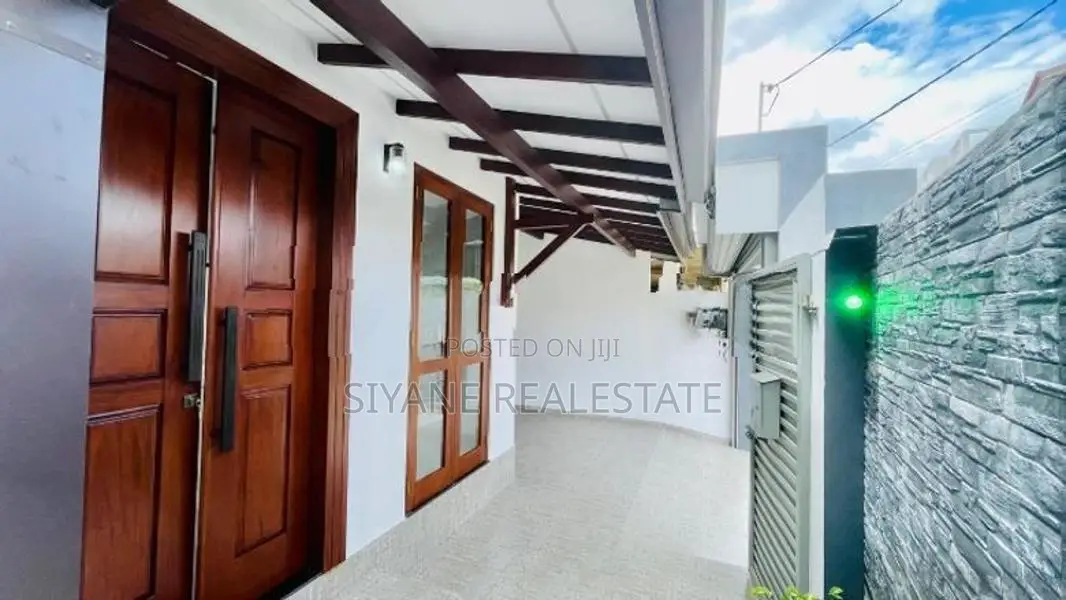 Beautiful Architecturally Designed Newly House for Sale in Athurugiriy