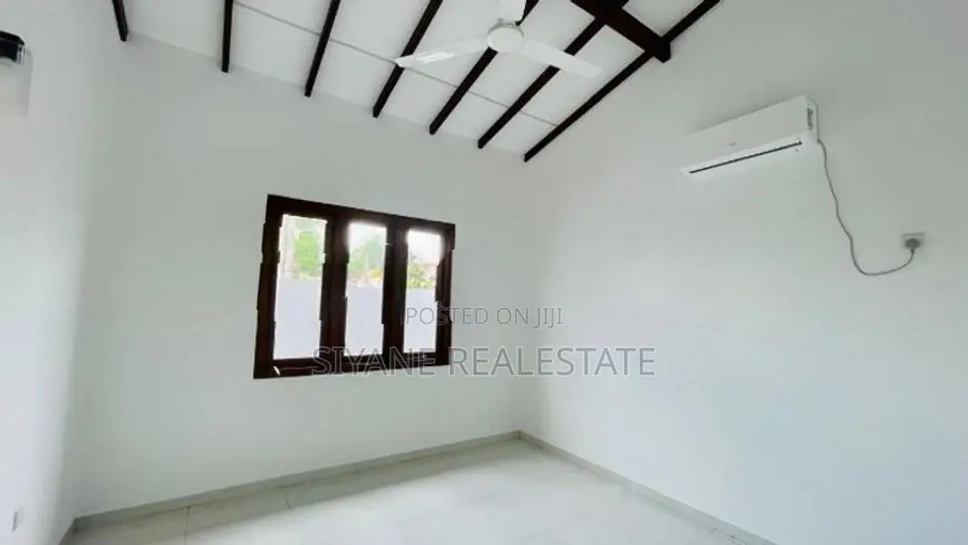 Beautiful Architecturally Designed Newly House for Sale in Athurugiriy