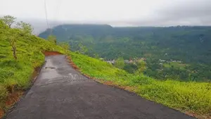 Pudaluoya ඉඩමක්