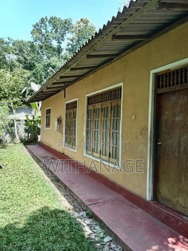 Land with House for Sale Ambepussa