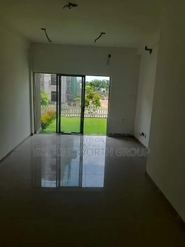3Bed Apartment with Garden