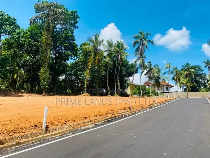 රිලඋල්ල - බටගම පල්ලිය පාරෙන් සුපිරි බිම්කොටස්