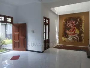 Piliyandala Kasbewa 3 storey 5 br house for sale .
