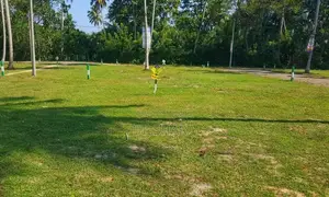 මාතර පාර ලගින් ඉඩමක්
