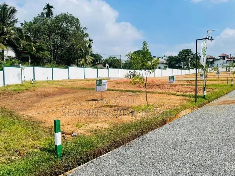 7 Perches Super Residential Land Plots for Sale near Athurugiriya town