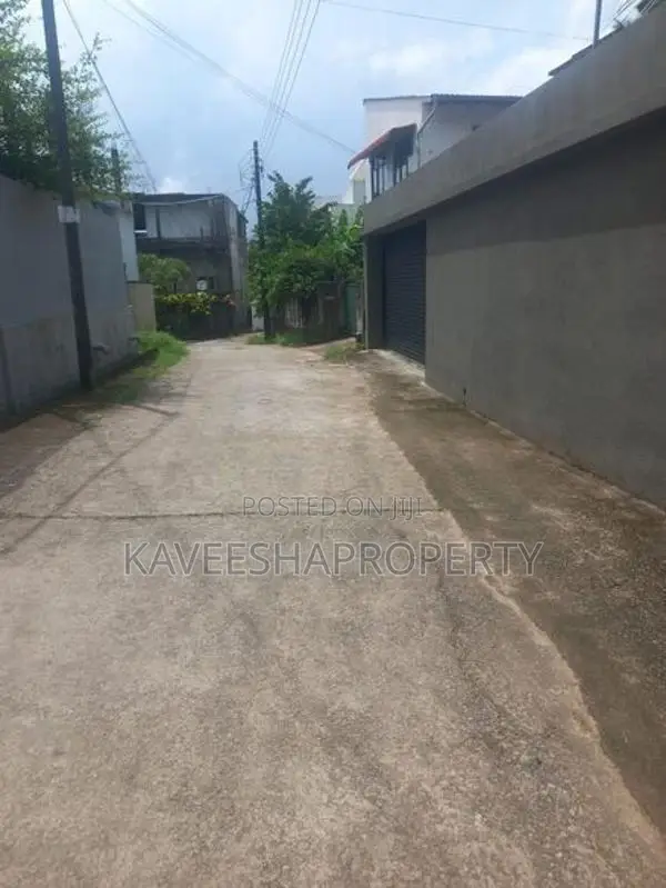 Land for Sale Thalahena
