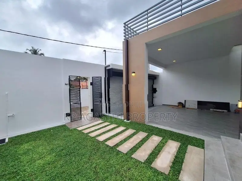 Modern House for Sale in Battaramulla