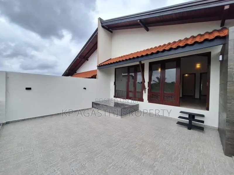 Modern House for Sale in Battaramulla