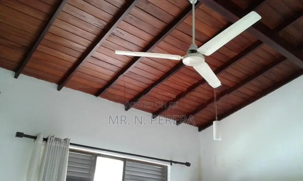 Luxury Room for Rent at Mount Lavinia