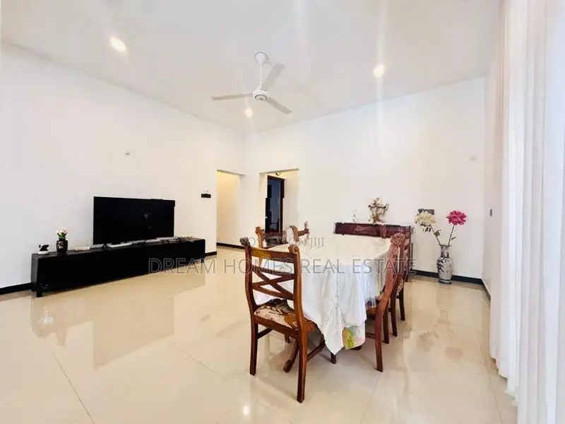 Luxury 12-Bedroom House for Sale in Thalawathugoda – Rs. 180 M