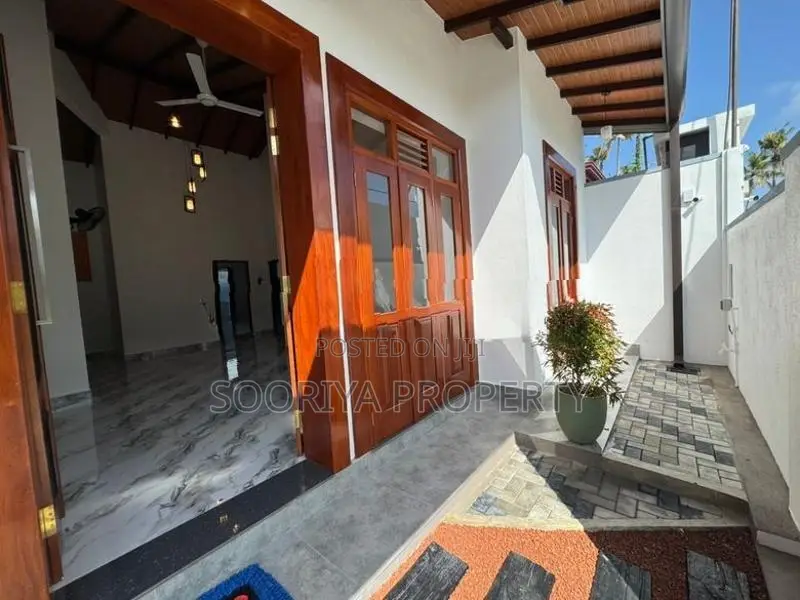 Luxury Brand New House for Sale in Piliyandala