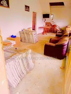දෙමහල් නිවසක් විකිනීමට බුත්තල
