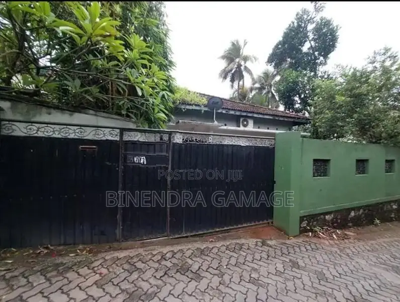 House for Sale in Wellampitiya
