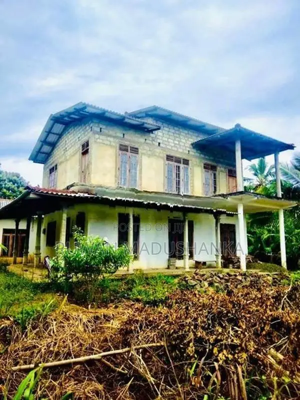 දෙමහල් නිවසක් විකිනීමට බුත්තල