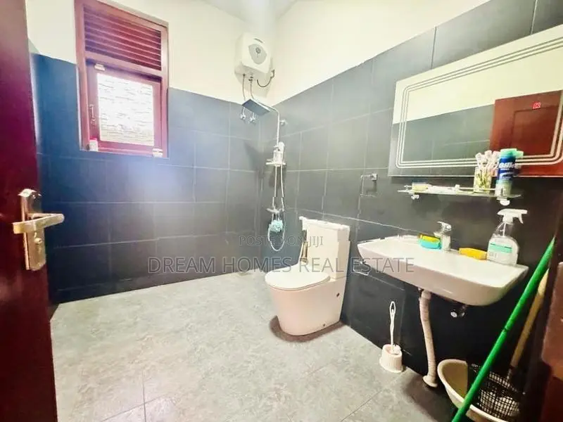 Luxury 12-Bedroom House for Sale in Thalawathugoda – Rs. 180 M