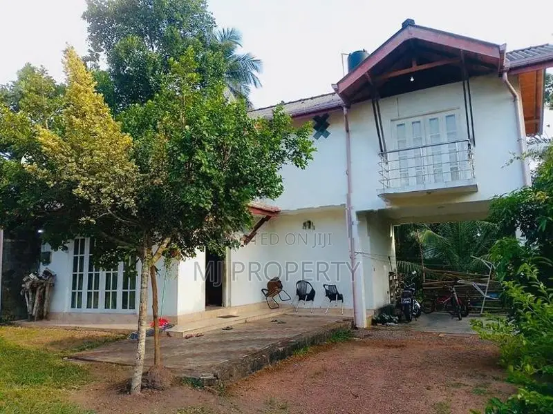 (IS-1147) Valuable Two Storey House Sale in Minuwangoda