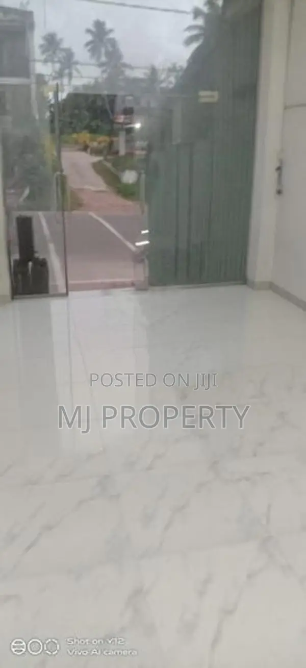 (GC-1124) Valuable Commercial Shop Space Rent in Homagama