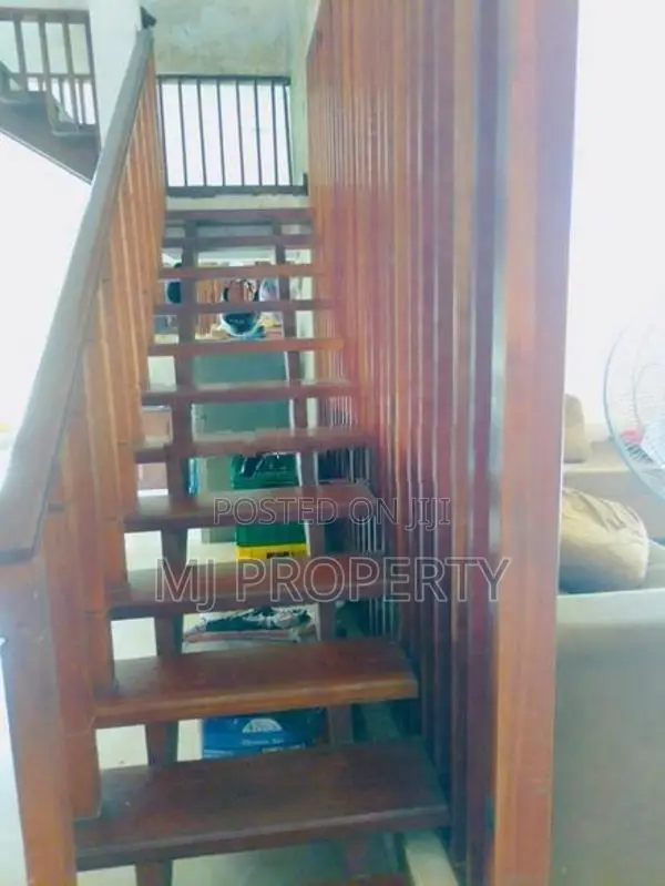 (IS-1147) Valuable Two Storey House Sale in Minuwangoda