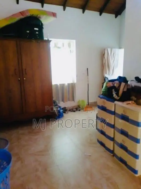 (IS-1147) Valuable Two Storey House Sale in Minuwangoda