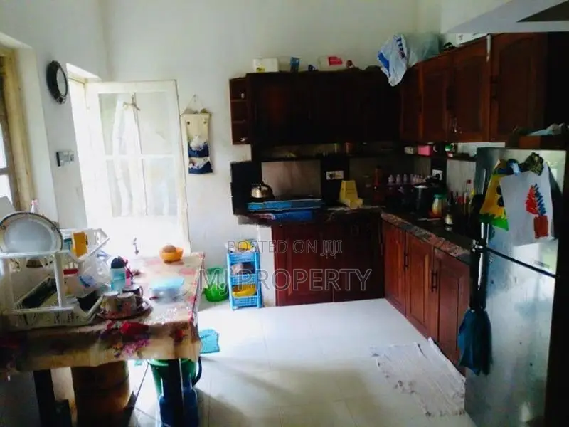 (IS-1147) Valuable Two Storey House Sale in Minuwangoda