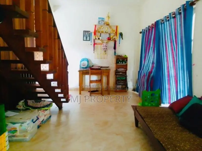 (IS-1147) Valuable Two Storey House Sale in Minuwangoda