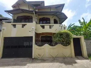 Three Storey House for Sale in Katubedda, Moratuwa