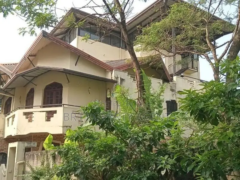 Three Storey House for Sale in Katubedda, Moratuwa
