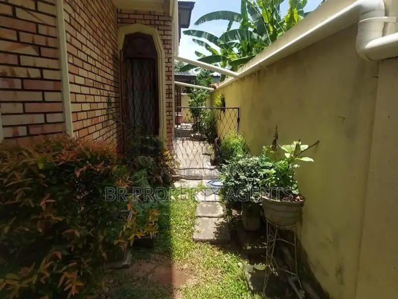 Three Storey House for Sale in Katubedda, Moratuwa