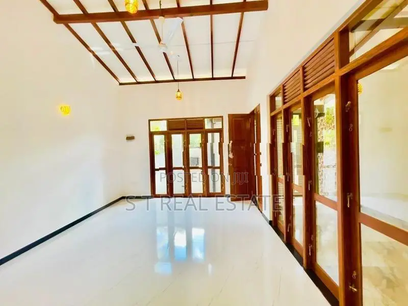 Newly Build Single Storey House For Sale In Kahathuduwa