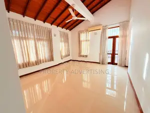 Battaramulla Wickramasinghapura Luxurious House for Sale