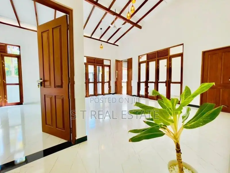Newly Build Single Storey House For Sale In Kahathuduwa