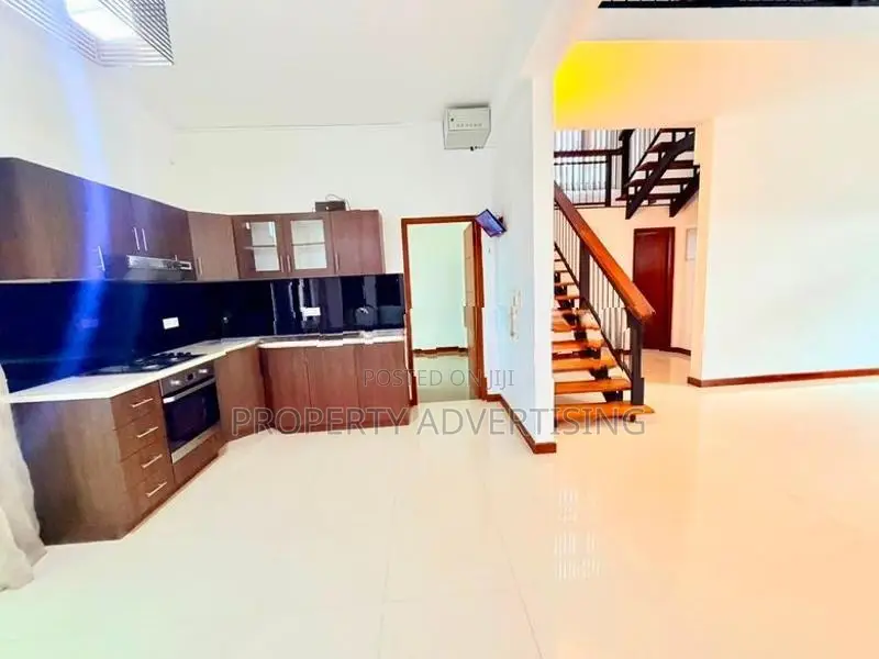 Battaramulla Wickramasinghapura Luxurious House for Sale