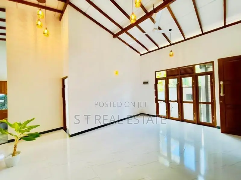 Newly Build Single Storey House For Sale In Kahathuduwa