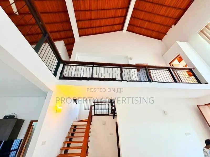 Battaramulla Wickramasinghapura Luxurious House for Sale