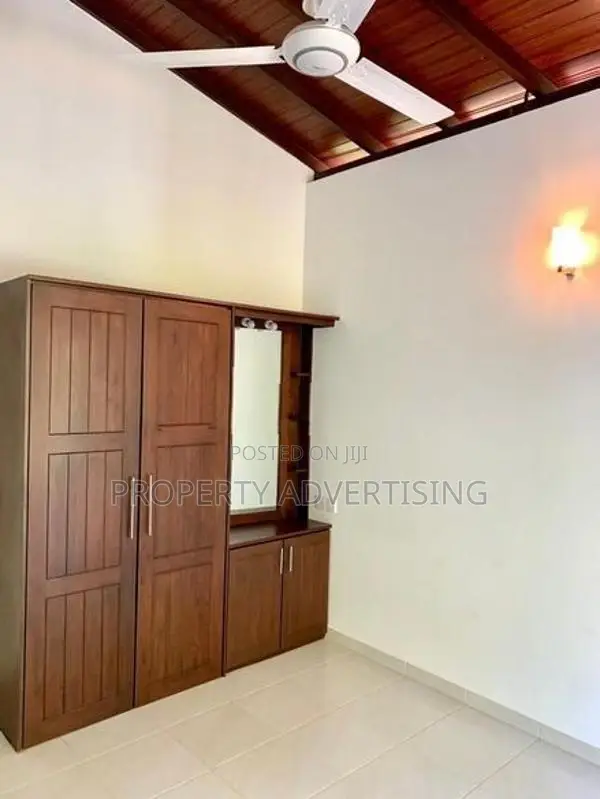 4 BR Thalawathugoda Samagi Mawatha House for rent