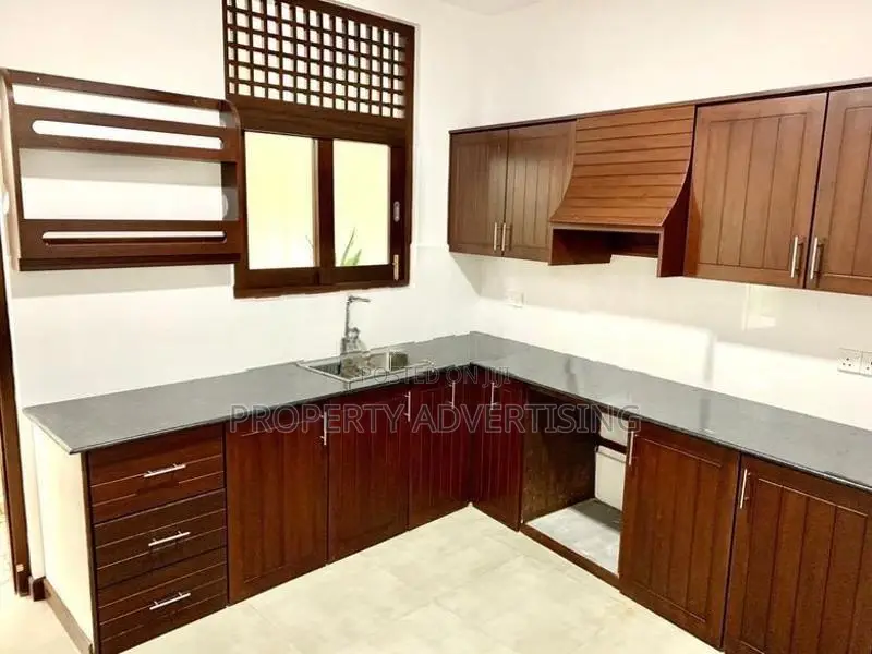 4 BR Thalawathugoda Samagi Mawatha House for rent