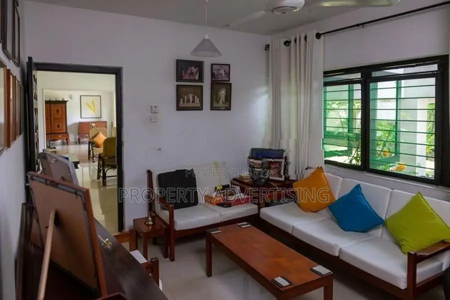 Luxurious 5BR Nawala House For Sale in Prime Location