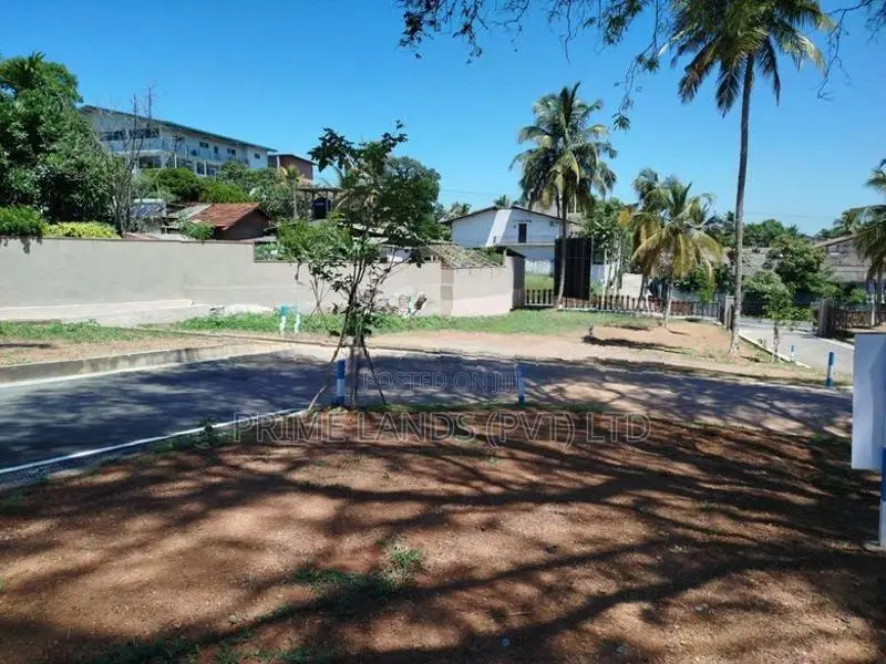 මාලඹේ අරංගල බිම් කොටස් විකිණීමට