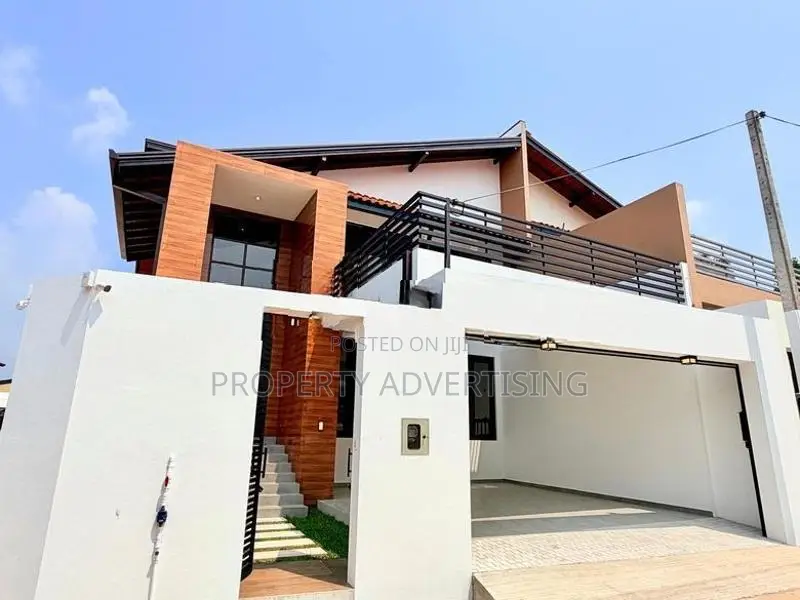 Luxurious Battaramulla Architect-Designed House for Sale