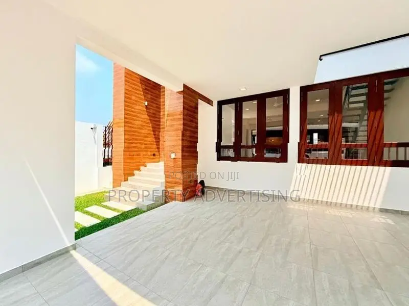 Luxurious Battaramulla Architect-Designed House for Sale