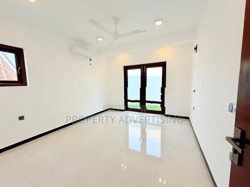 Luxurious Battaramulla Architect-Designed House for Sale