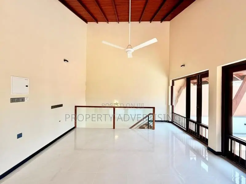 Luxurious Battaramulla Architect-Designed House for Sale