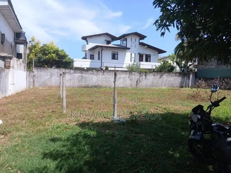 Moratuwa DeMel rd 7.4 perch two blocks for sale .