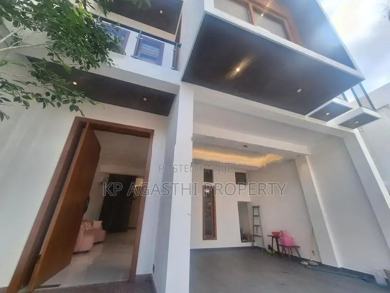 Fully Furnitured Luxury House for Sale in Battaramulla